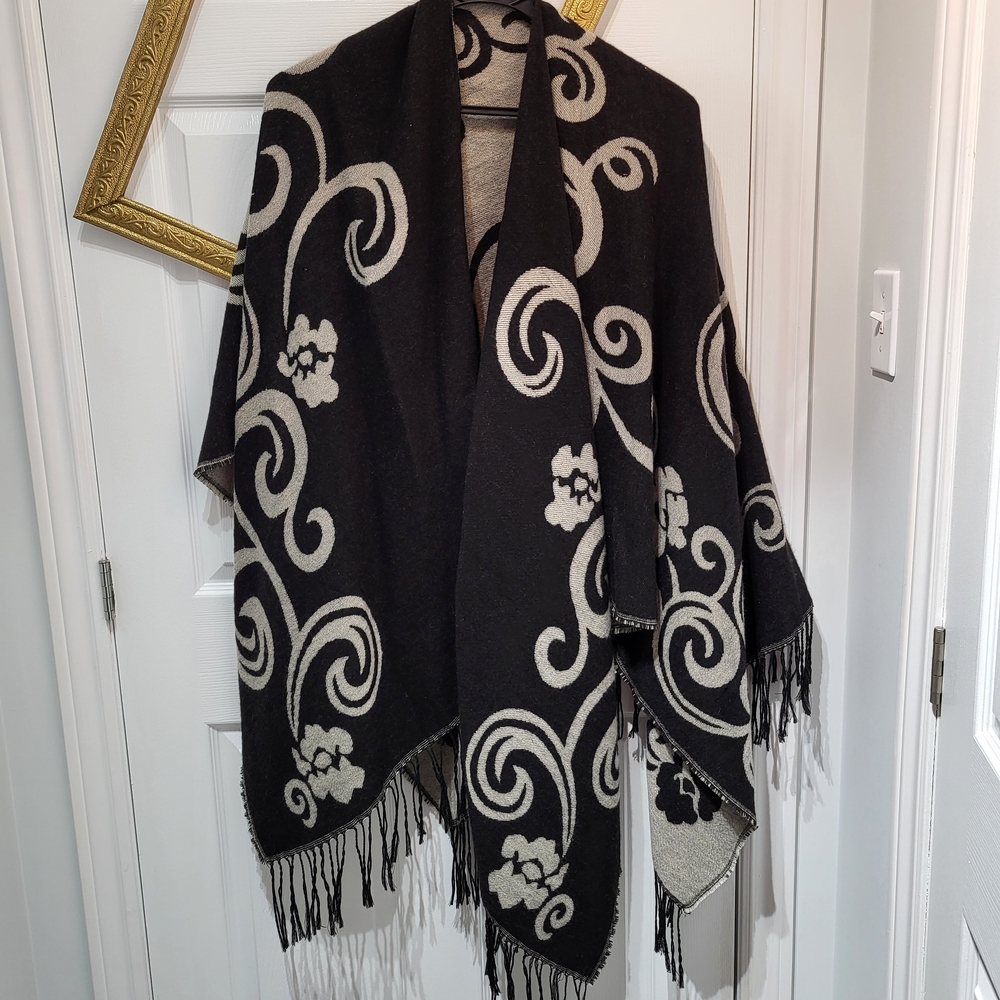 Elegant Black and Gray Floral Shawl